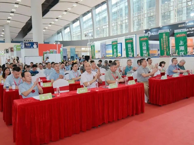 首届“中国亚卡杯”仿石漆喷涂大赛在中国建博会（广州）完美落幕