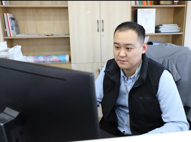 向光而行 进无止境│七彩建设25周年系列报道之榜样的力量（一）