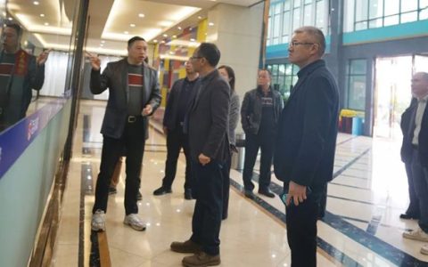 市人大常委会副主任贾伟带队到百川化工调研