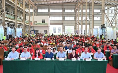 千人盛会发布三大‘王炸’新品，这家涂企再掀财富风暴！