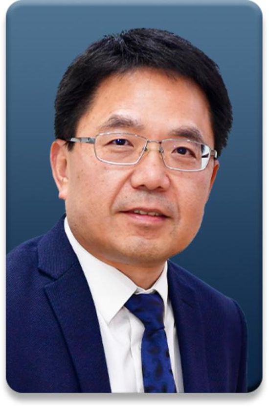 太努力了，80后美女董事长身兼三职，上帝也要双手点赞