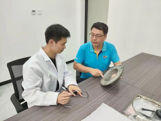 对标保时捷、博世！中国大学生硬刚技术壁垒，刹车涂料破壁突围