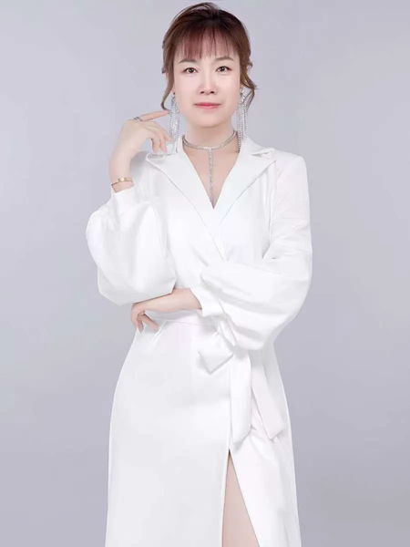 “女强人”不是标签，而是追求——七彩建设北京分公司副总经理闫东旭专访