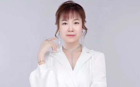 “女强人”不是标签，而是追求——七彩建设北京分公司副总经理闫东旭专访
