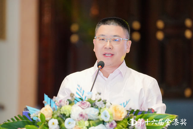 李甫年：执炬火，启新章，以金漆奖引领涂料行业发展