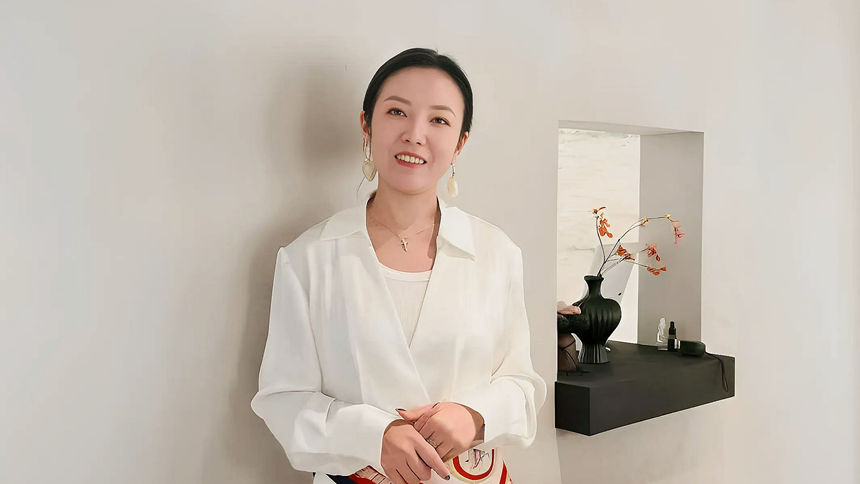 富家女蝶变涂料女王：美女胡蝶扇动行业飓风——访雷克瑟思重庆地区运营服务商胡蝶