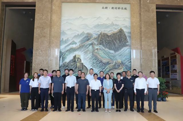 昌房公司党委携子公司党组织党员干部一行走进北新建材开展党建共建活动
