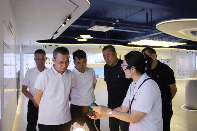 中铁物资集团党委副书记于俊海一行到孚日宣威考察