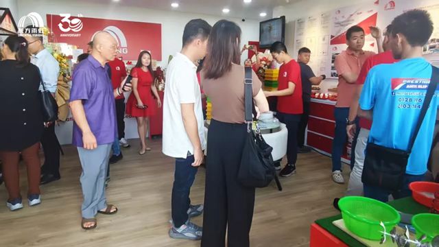 闪耀东马！东方雨虹马来西亚首家专卖店盛大开业