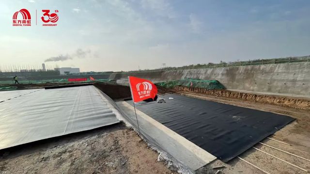 东方雨虹山海林草，河湖沙冰，万物生息共享土地馈赠