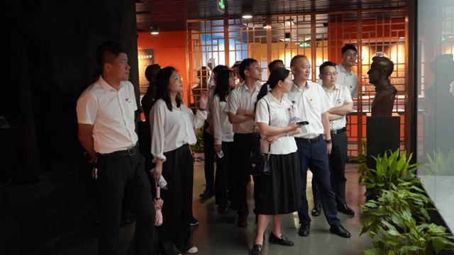凯伦股份 | 红色旗帜引领企业发展 劳模精神激励爱岗情怀