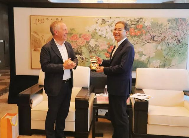市场 | 西卡首席执行官率团参访上海建工集团！