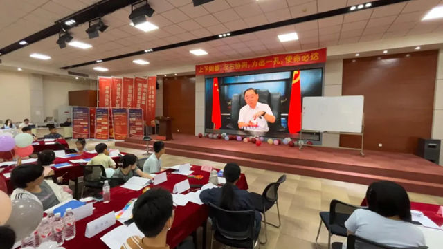 富思特“做自己的大英雄”夏令营：点燃少年志气，启程未来征途