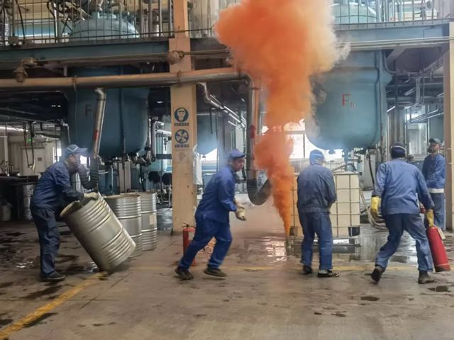 实战演练强技能 安全意识记心间 ——永新涂料制漆厂开展2025年应急演练