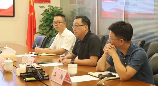 鸿路钢构总经理王军民到访三峡油漆