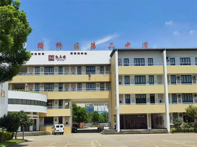 嘉丽士商装水漆助力路桥二中焕新，守护校园美好