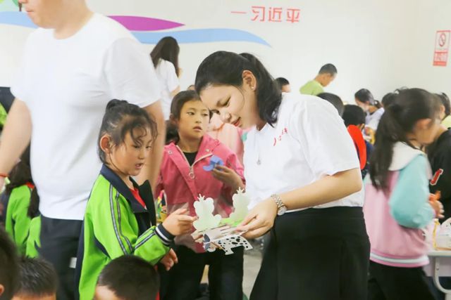 北新建材“善建”七彩课堂圆满举办