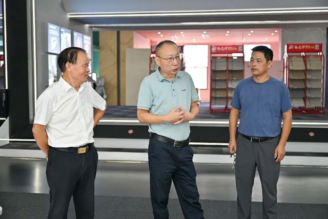 武进区新材料产业商会会长张云等领导一行莅临晨光参观 共探新材料创新发展新路径