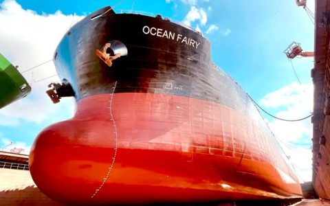 鱼童有机硅低阻防污漆助87000DWT“OCEAN FAIRY”轻盈破浪