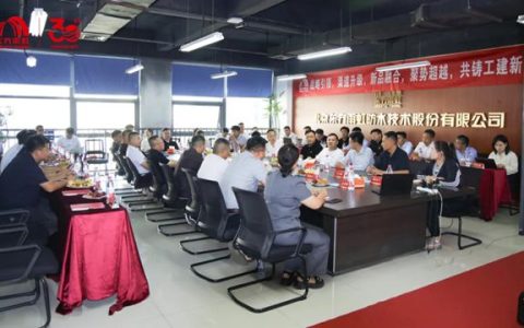 聚势谋远，东方雨虹董事长李卫国在新疆与合伙人共话发展新篇
