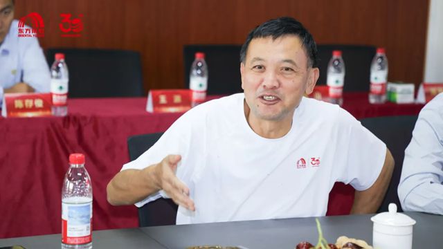 聚势谋远，东方雨虹董事长李卫国在新疆与合伙人共话发展新篇
