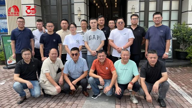 坚持长期主义、做可传承的生意丨东方雨虹董事长李卫国与四川合伙人共话发展之道