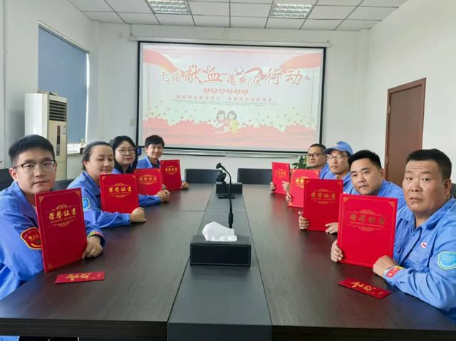 热血汇聚爱心，奉献彰显担当 ——德威员工无偿献血活动圆满成功！