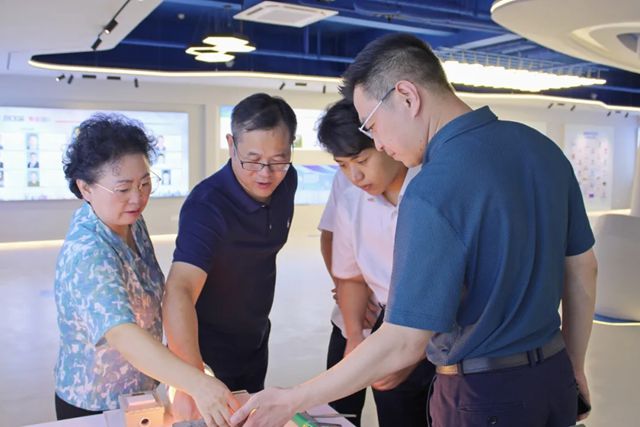 长江精工钢结构（集团）股份有限公司副总裁郭远征一行到孚日宣威考察