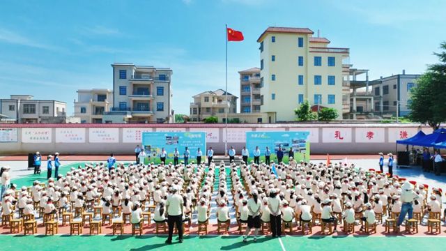 立邦中国携手湛江钢铁爱心帮扶东简小学、龙水小学，用色彩守护儿童成长