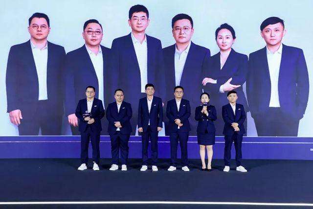 秦占学会长应邀出席居然之家“传承·创新”战略发布会并致辞