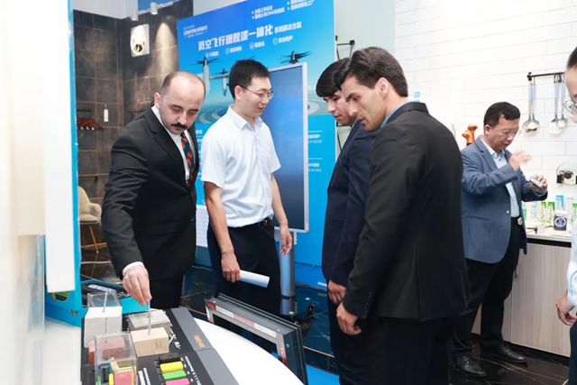 携手共建绿色丝路，中亚国家商务考察团莅临集泰股份参观交流