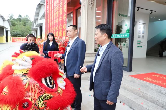 刚玉仿石漆湖南娄底运营中心10.20揭牌剪彩开启服务湖南新征程