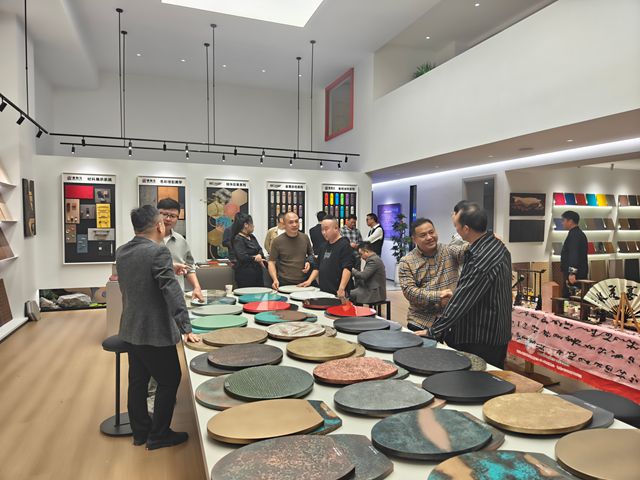 紫荆花家具漆色彩美学展示中心焕新启幕