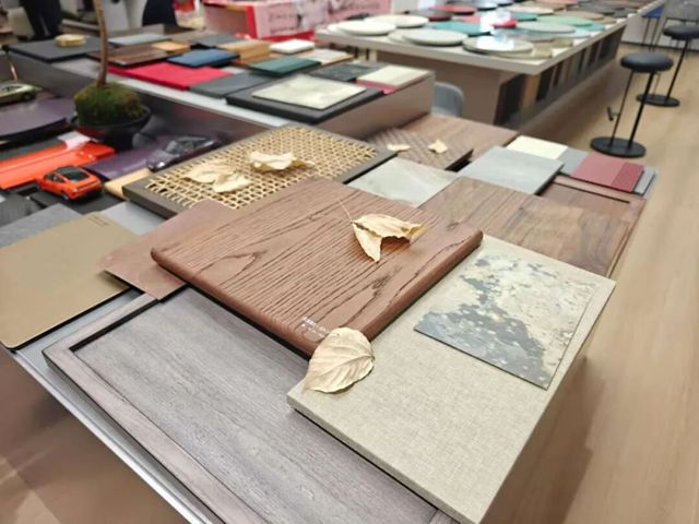 惊艳亮相！紫荆花家具漆色彩美学展示中心焕新开放