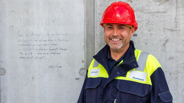 从涂料巨头建厂第一位员工，到学院建筑以他命名：他是谁？