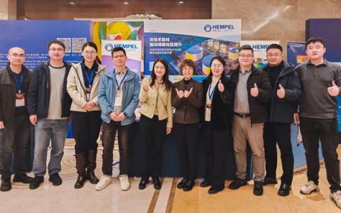 海虹老人亮相2025年耐高温防腐和防火技术研讨会，双技术路线驱动储罐效能提升