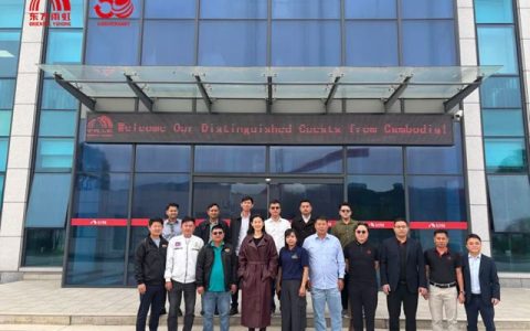 柬埔寨客户再访东方雨虹花都生产研发物流基地，高品质产品赢得深度信赖
