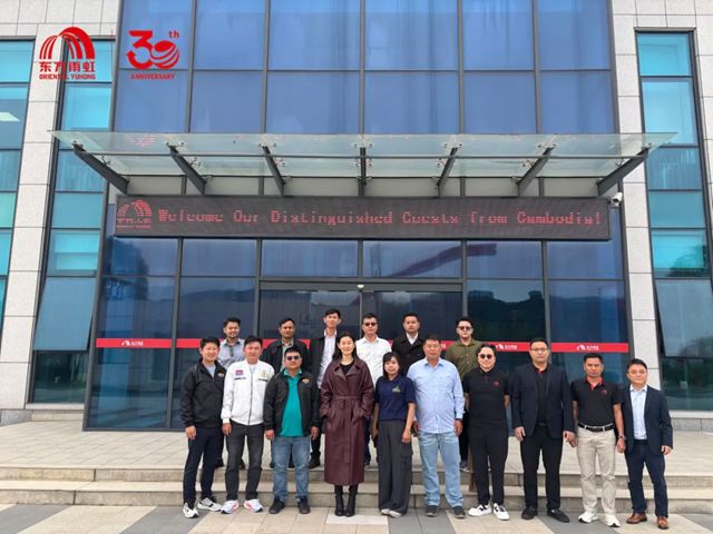柬埔寨客户再访东方雨虹花都生产研发物流基地，高品质产品赢得深度信赖