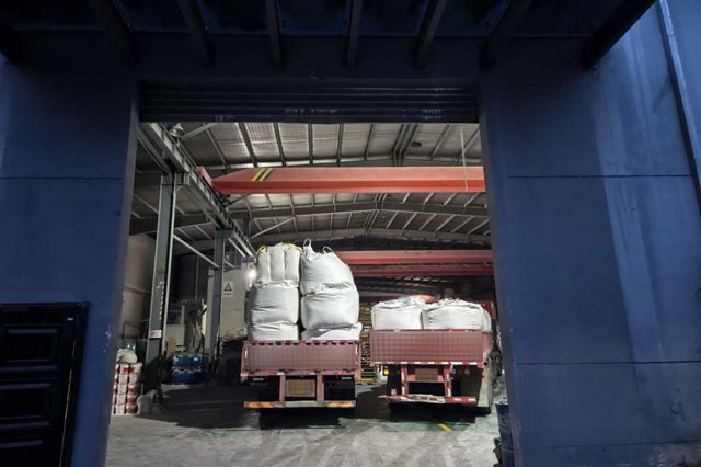 浙江德清侦破特大制假案，3万吨假冒品牌腻子粉被查