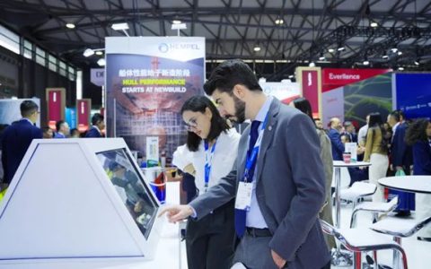 海虹老人新品Hempaguard NB有机硅防污漆亮相2025上海海事展，从新造船开始进行船体管理，赋能高效运营与可持续发展