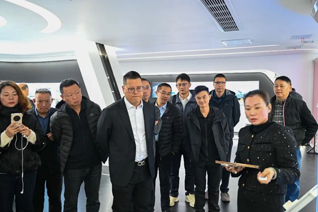 热烈欢迎浙江省涂料工业协会领导一行莅临晨光参观考察，共话涂料新未来！