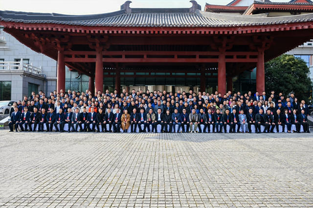 涂料圈大佬齐聚西安，陕西涂协十周年大会释放了哪些破局信号？