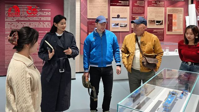 东方雨虹海外发展集团与哈萨克斯坦ABBEX集团签署战略合作协议