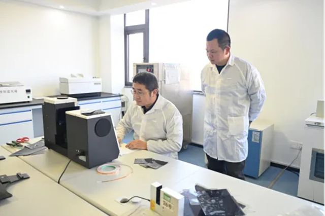 从“制造”到“智造”:晨光涂料凭技术实力跻身2024涂料销售量百强企业