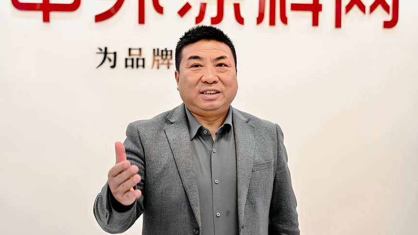 行业整体承压，他却逆势增长｜价值回归，才是穿越周期的破局关键——专访中国建筑材料流通协会副会长、协会涂料防水经销商专业委员会副主席、湖南海谊建材有限公司董事长邹今友博士