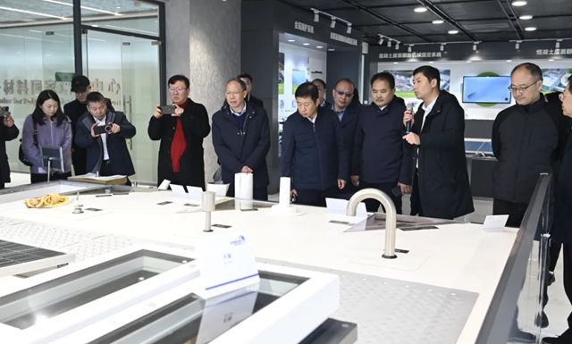 焦点凯伦 | 金属屋面技术分会、围护系统分会蔡昭昀秘书长一行莅临凯伦股份观摩交流