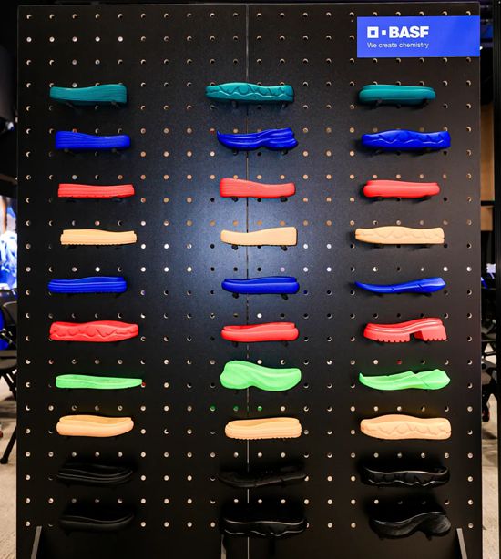 绿动起跑 | 巴斯夫与百丽时尚集团签订合作备忘录