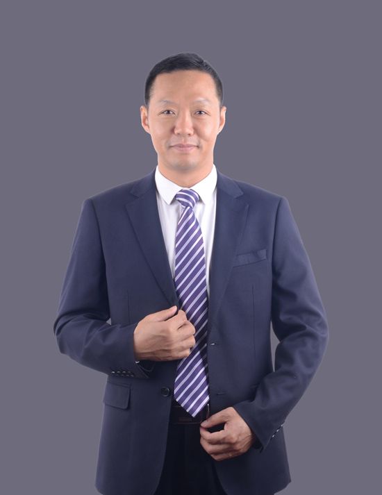 卓玛黎昌鑫25年坚持:用”儿童级健康”腻子，为千万家庭筑牢健康底墙!