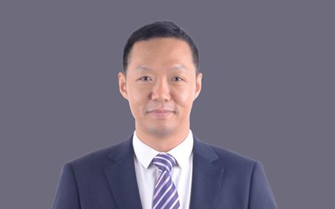 卓玛黎昌鑫25年坚持:用"儿童级健康"腻子，为千万家庭筑牢健康底墙!