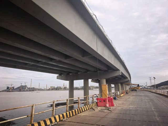 大桥油漆“功能性海洋涂层配套”筑牢东海桥梁防护屏障